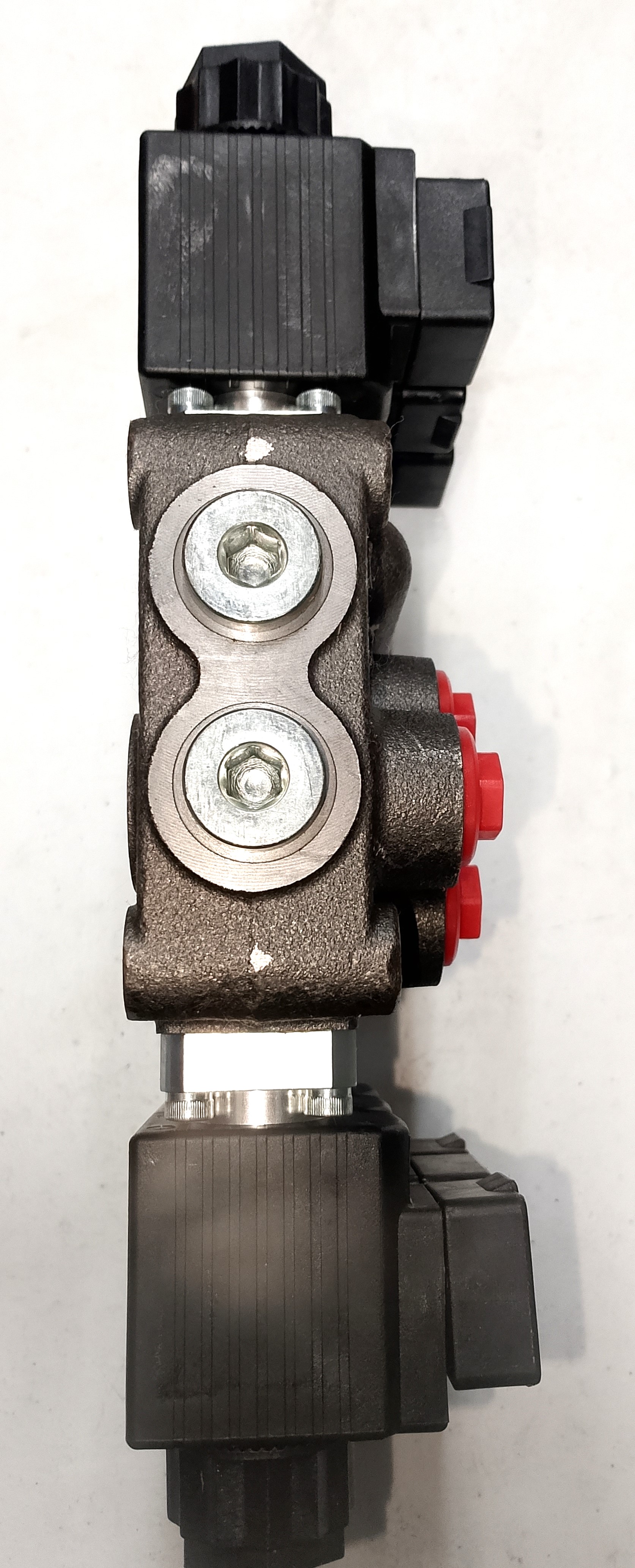 Гидрораспределитель MB-3/3S-3/18ES3/G-3/M3-12VDC